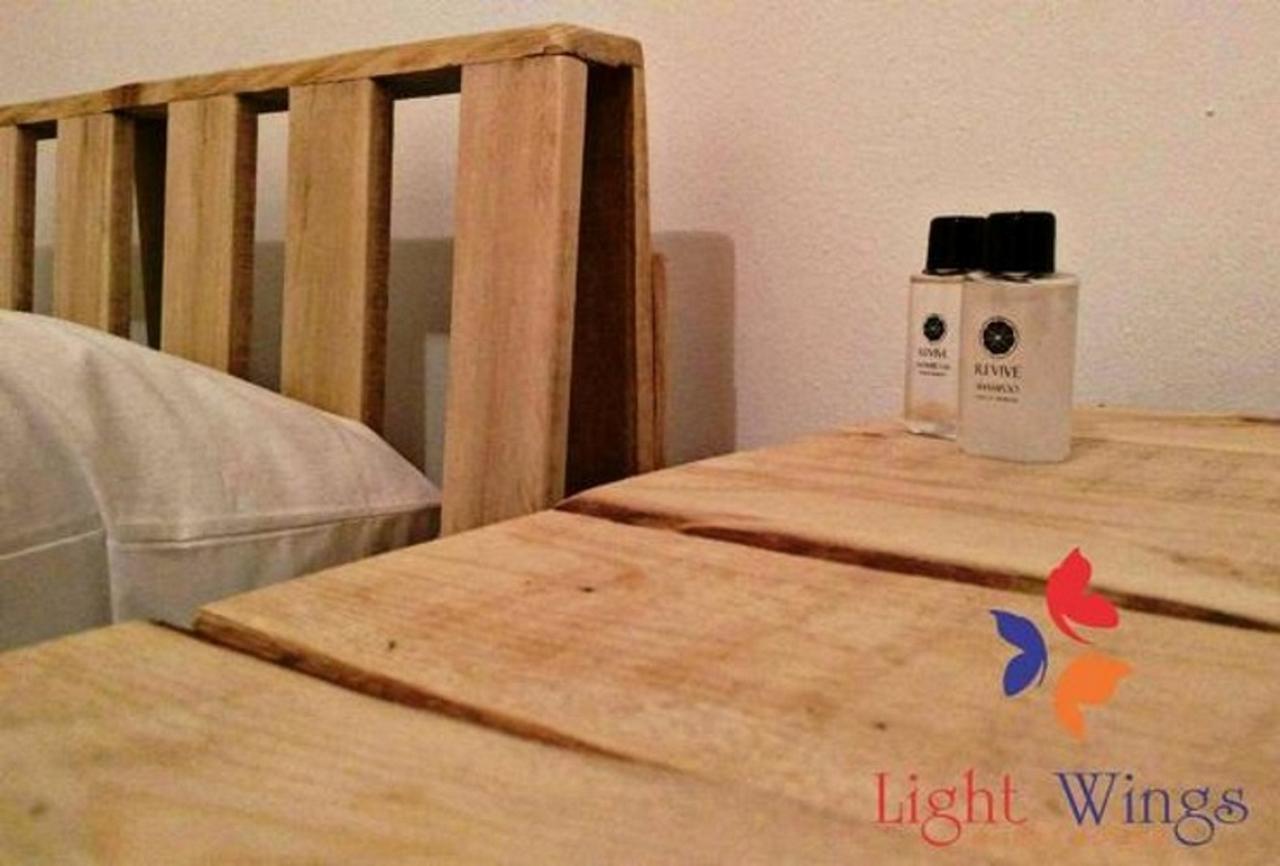 Light Wings Family Guesthouse Ереван Экстерьер фото