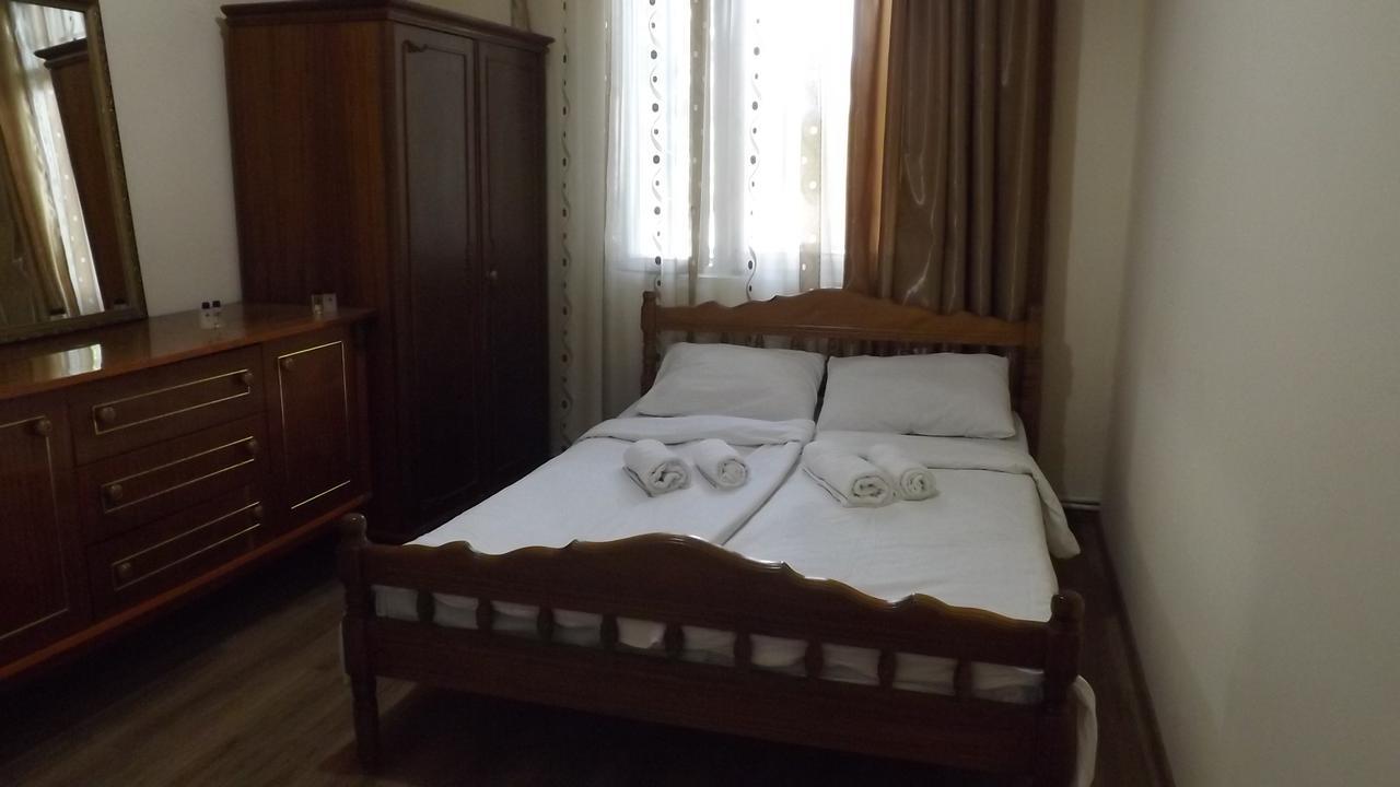 Light Wings Family Guesthouse Ереван Экстерьер фото