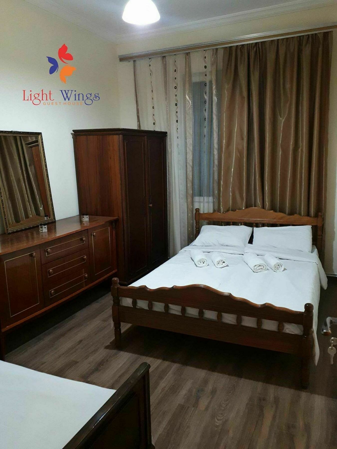 Light Wings Family Guesthouse Ереван Экстерьер фото